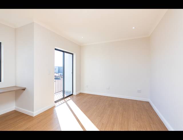 3 BEDROOM APARTMENT FOR SALE IN SANDOWN